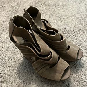 Tan wedge shoes